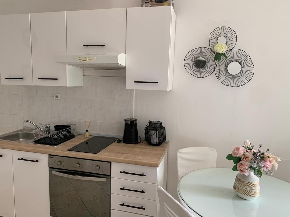 Apartments Mia Бибинє Екстер'єр фото