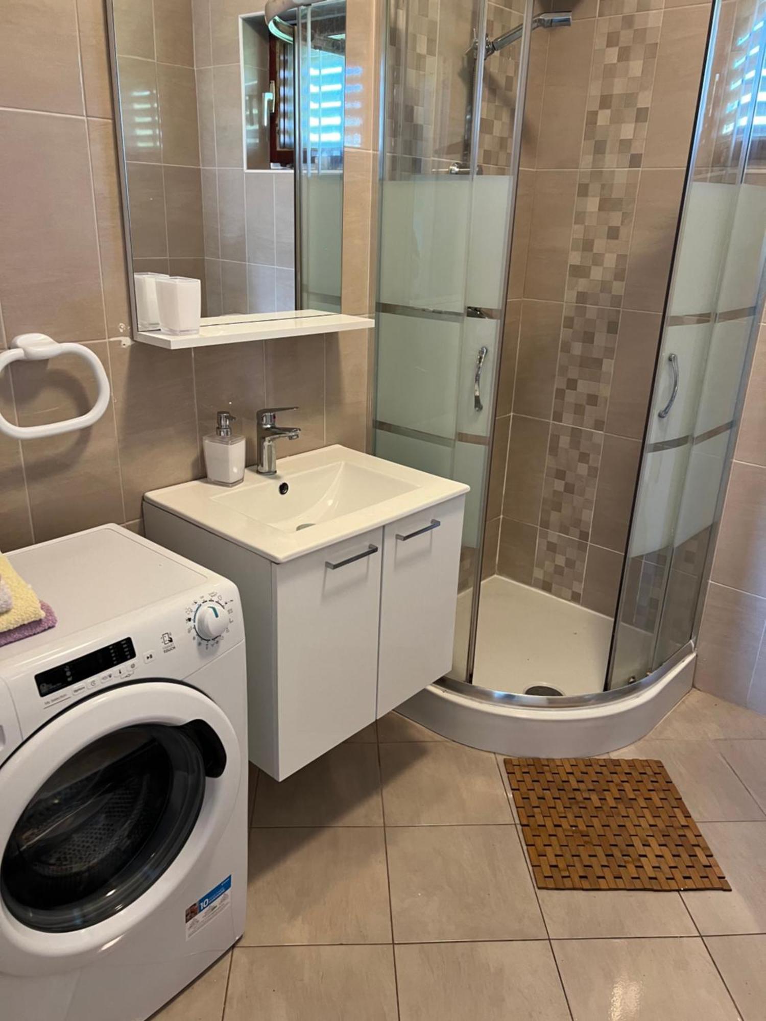 Apartments Mia Бибинє Екстер'єр фото