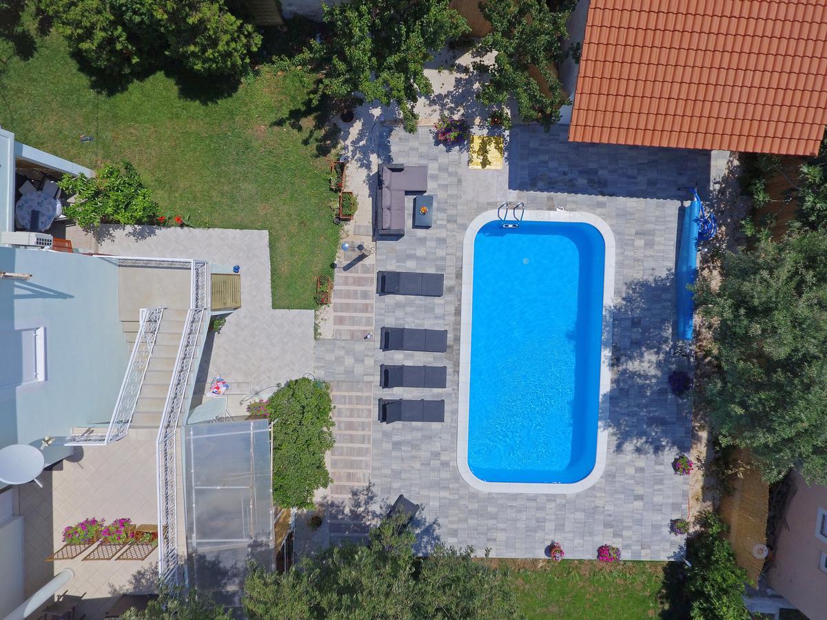 Apartments Mia Бибинє Екстер'єр фото